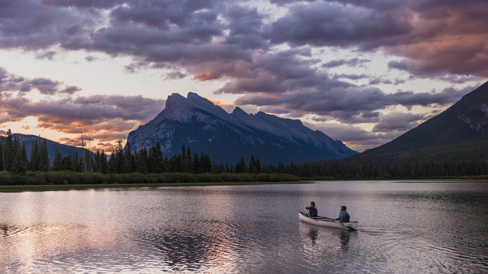 Horizontal_Crop-2021_VermilionLake_Canoeing_ShannonMartin.jpg