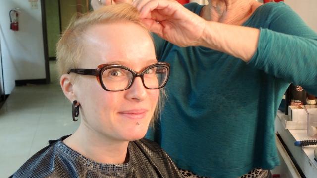 Andrea Stienwand gets some pincurls put in