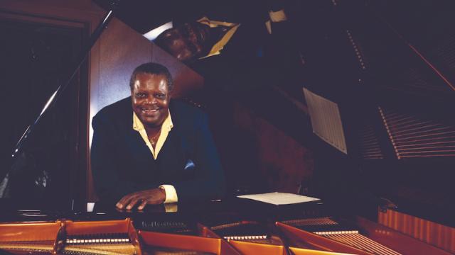 Oscar Peterson, photo by Al Gilbert, CM., F.R.P.S.