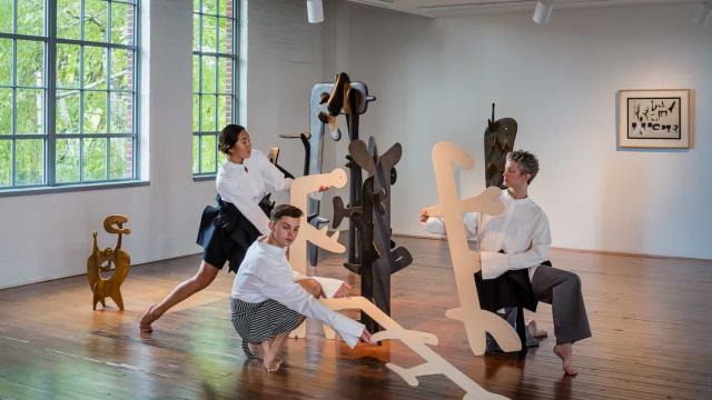 Brendan Fernandes, Contract and Release, 2019. © The Isamu Noguchi Foundation and Garden Museum / ARS