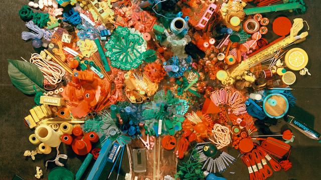 Sara Cwynar, "Contemporary Floral Arrangement 2 (Plate 24. Color Changes and natural colors are combined effectively in 