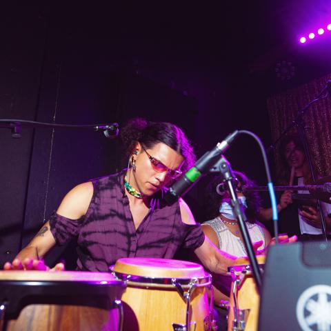 Mobéy Lola Irizarry 